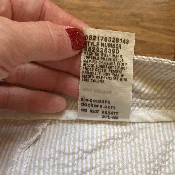 Dockers Cotton Seersucker Skort, Size 8 - Picture 9 of 9